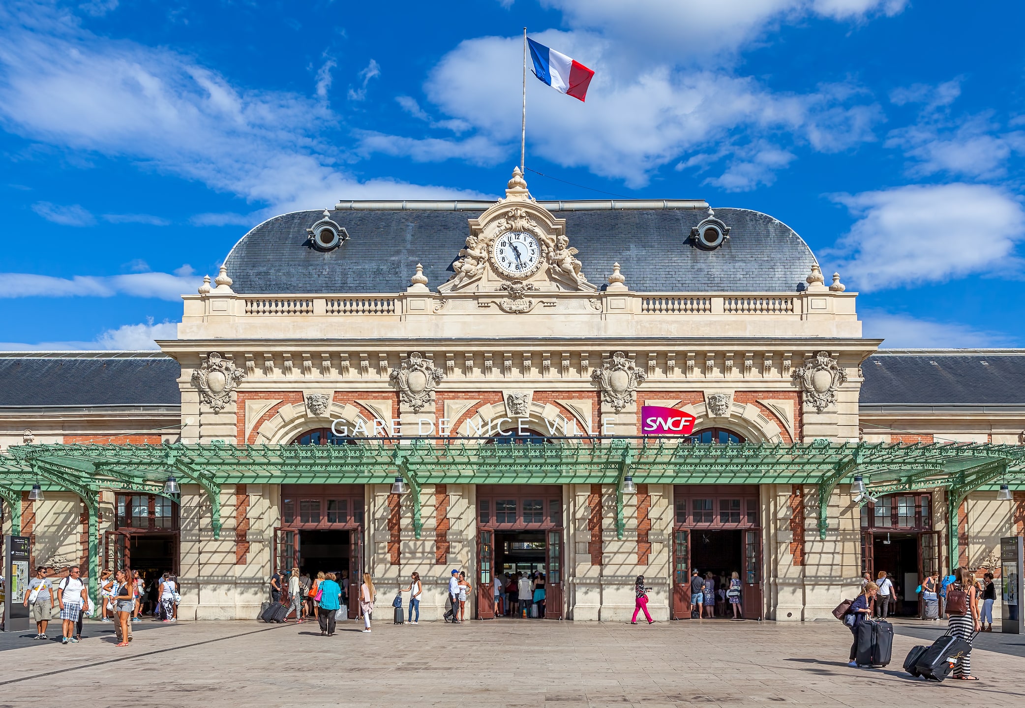 The front facade of the Nice-Ville train station.