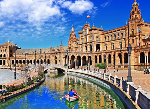 Seville-canal_Fotolia_55490273