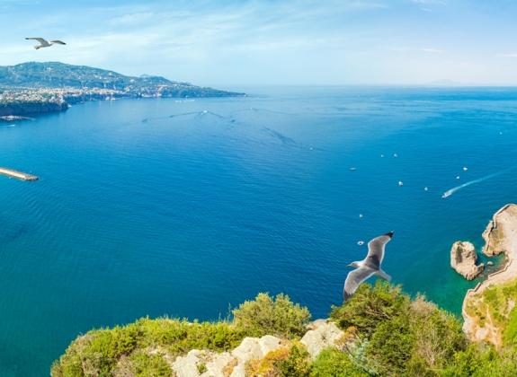 Sorrento-and-the-Gulf-of-Naples-Italy-Railbookers
