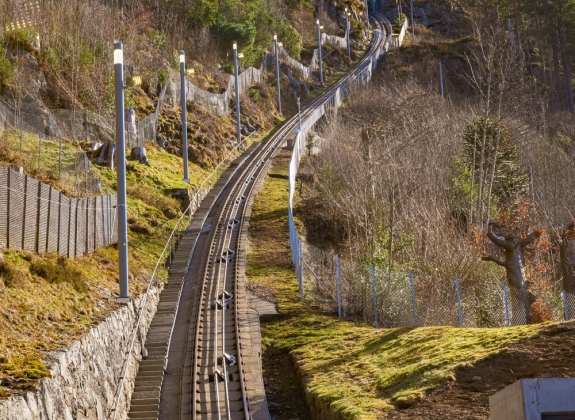 famous_floibanen_funicular_floyen_mountain_bergen_vestland_norway_2156252909_web.jpg