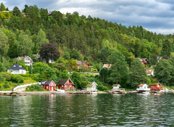 house_on_the_oslo_fjord_norway_706738048_web.jpg
