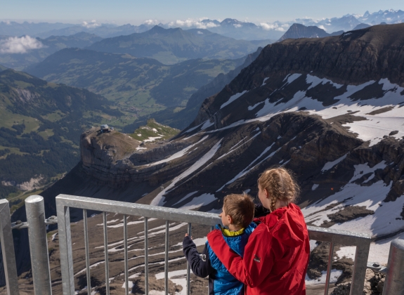 kids-mountaintop-switzerland_web