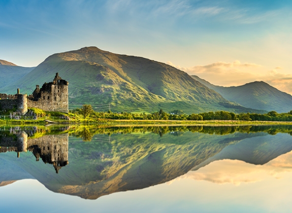 kilchurn_castle_scotland_loch_2249910637_web.jpg