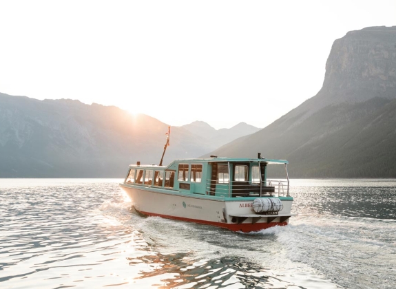 lake-minnewanka-banff-cruise