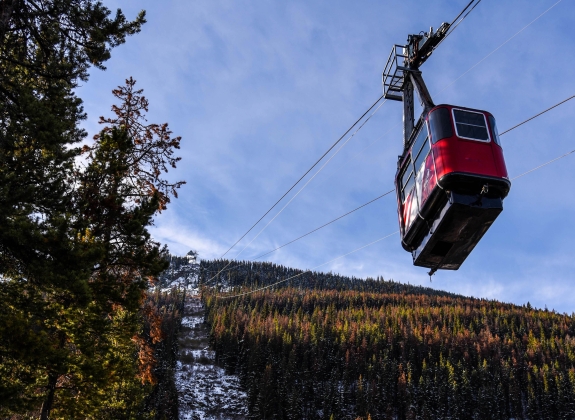 skytram-cable-car-jasper-canada_1985253167_web