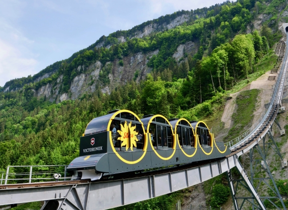 standseilbahn-schwyz-stoos-switzerland_web