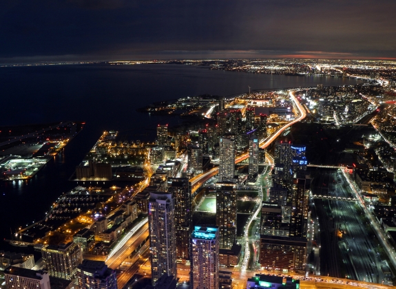 toronto-view-from-cn-tower-view-lake-ontario-downtown_442294915_web