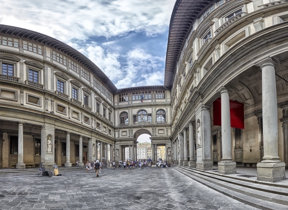uffizi-gallery in florence italy