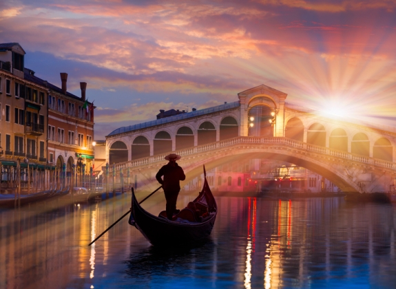 venice-italy gondola
