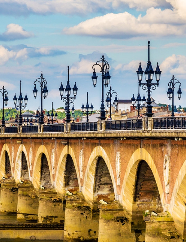 bordeaux The Pont de Pierre in Bordeaux, a port city on the Garonne River in southwestern France.