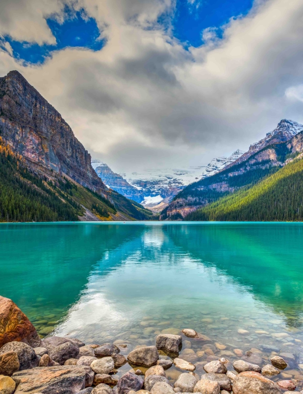 Lake Louise Canada view of water and mountains
