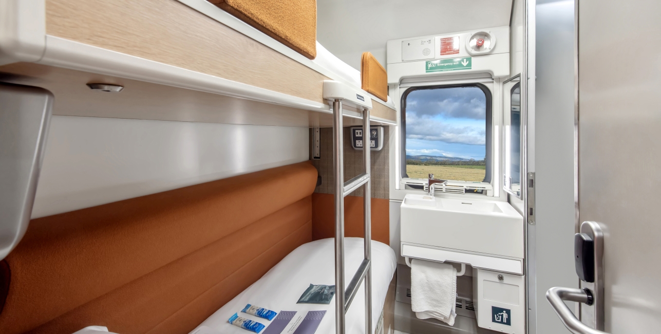 caledonian_sleeper_club_cabin