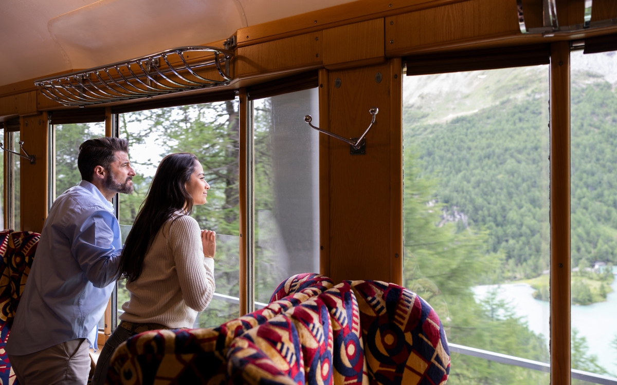 ©Rhaetian Railway bernina pullman class salonwagen auf der berninalinie