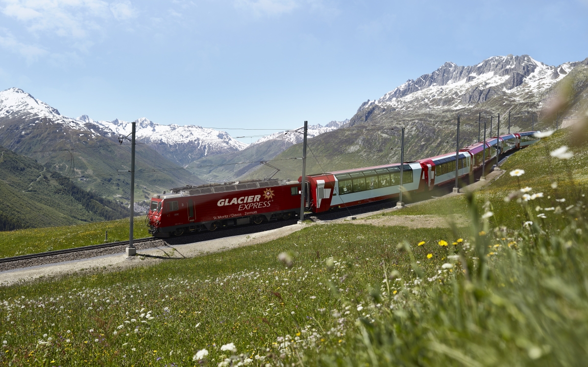 glacier_express-oberalppass-andermatt-sommer-2017