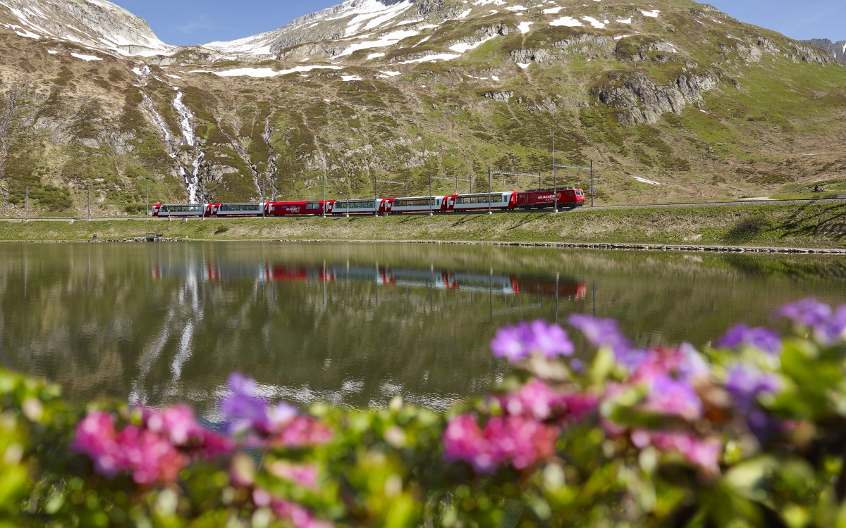 glacier_express-oberalppass-see-sommer-2017