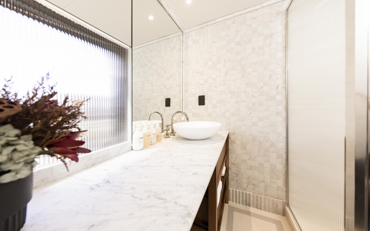 Aurora Suite Bathroom