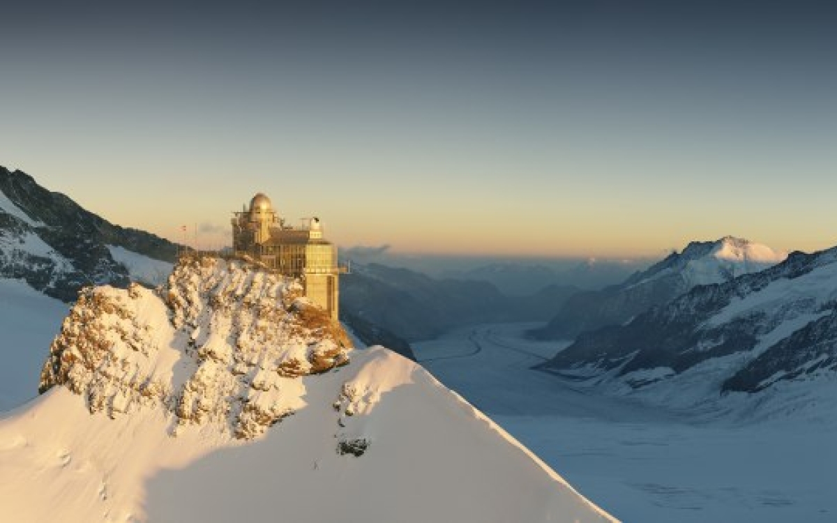 Jungfrau observatory at sunset The summit of the Jungfraubahn at sunset