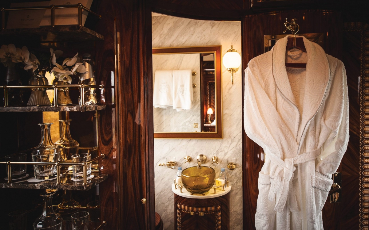 inside view of the grand suite, Istanbul bathroom onboard the VSOE inside view of the grand suite, Istanbul bathroom onboard the VSOE