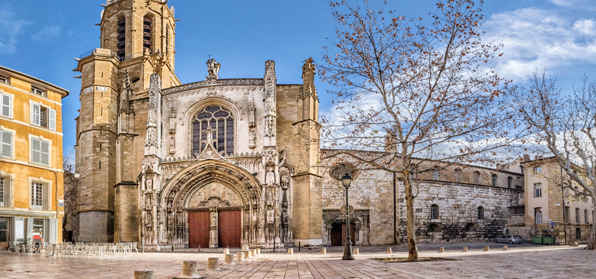 Cathedral of the Holy Saviour Aix en Provence 1800x600 Cathedral of the Holy Saviour Aix en Provence