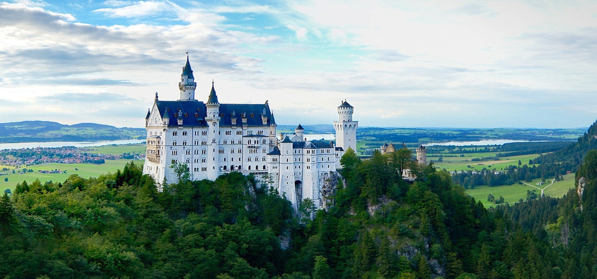 Neuschwanstein-Castle-Germany-1800x600
