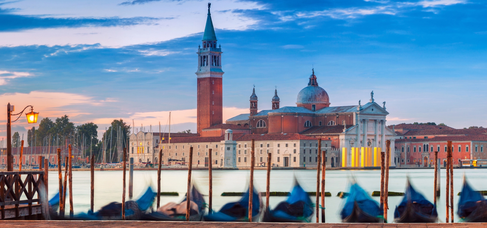 Venice-Gondolas-Sunset-1800x600