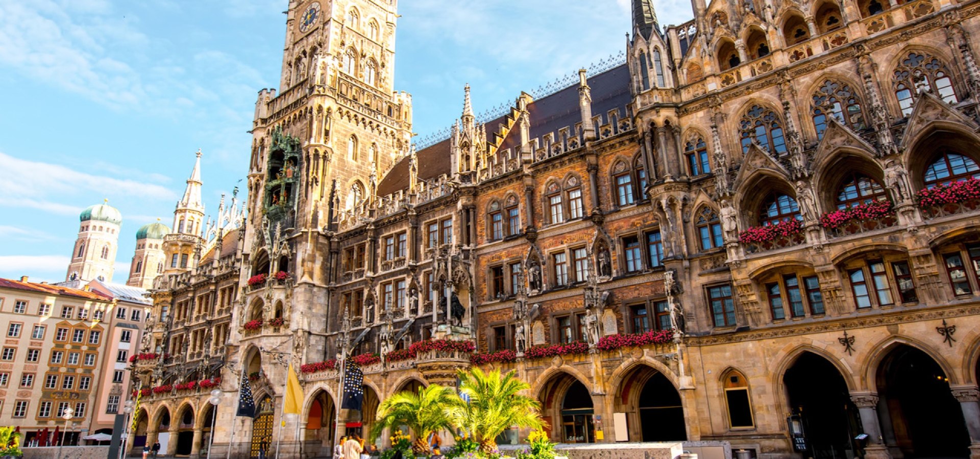 View-of-Main-Town-Hall-in-Munich-1800x600-1