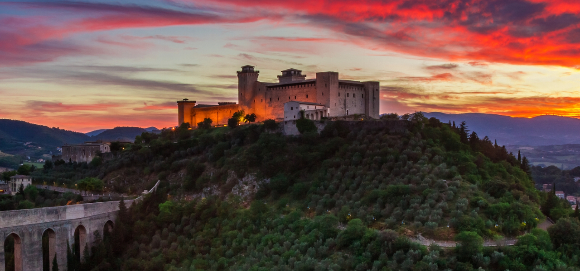 spoleto-italy_1800x600 Stunning castle in Spoleto at sunset, Italy, Umbria