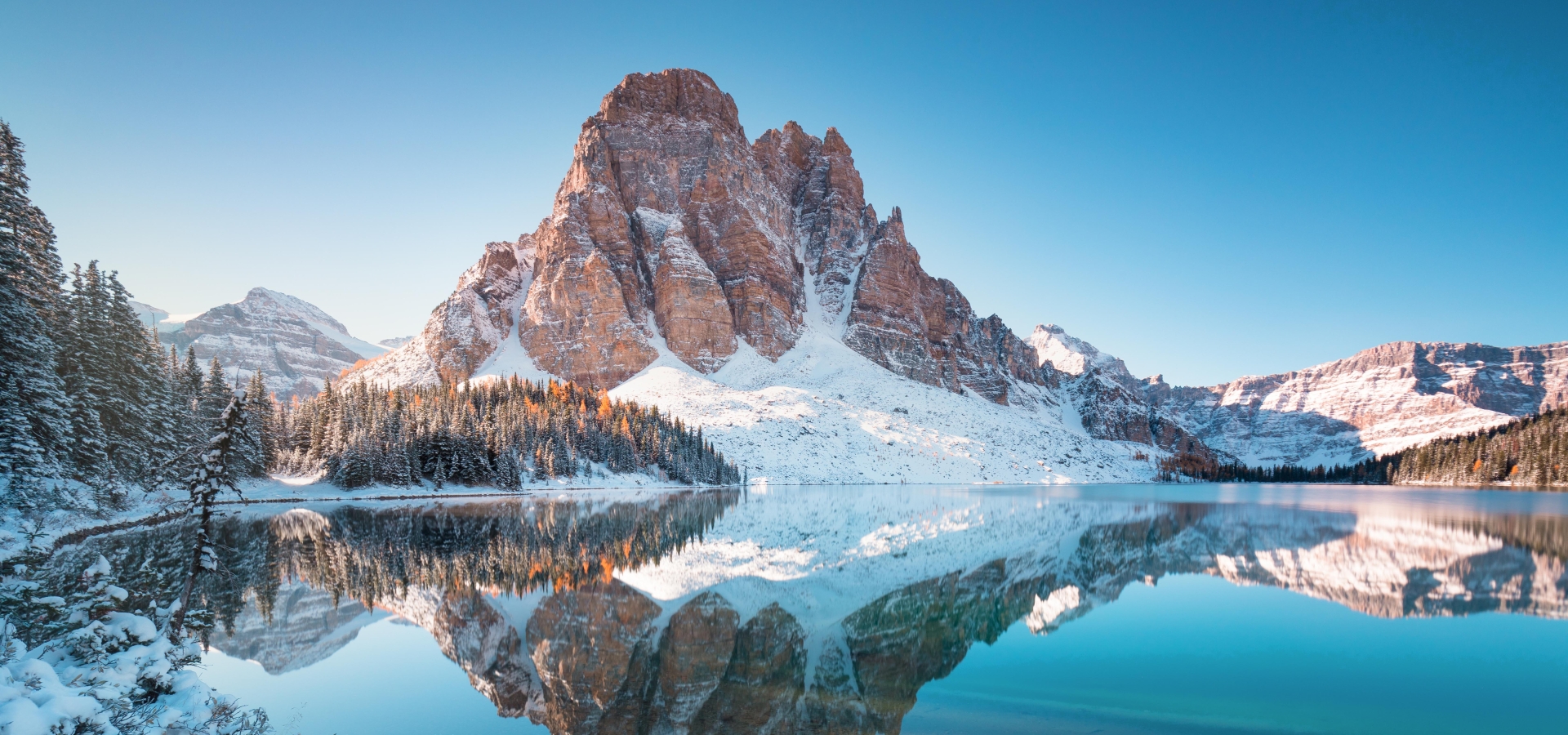 lake-louise-candian-rockies-canoes_1615893853