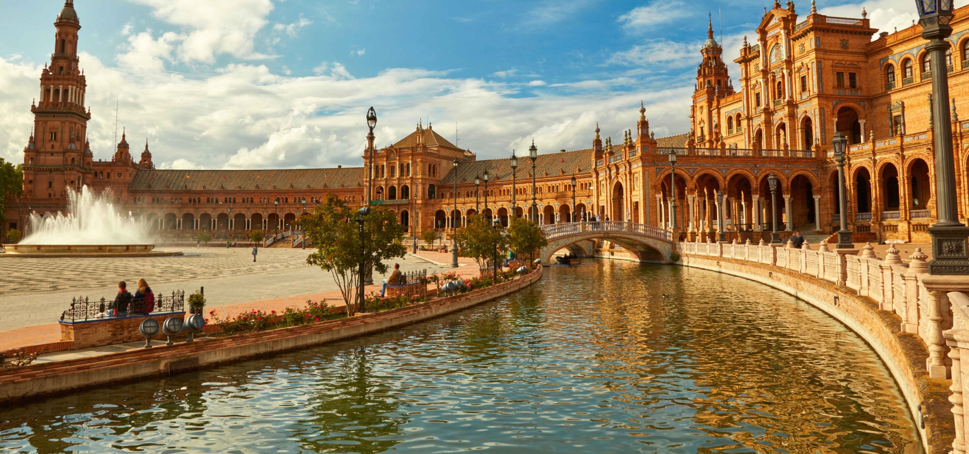 spain-square_plaza-de-espanza_Seville-Spain