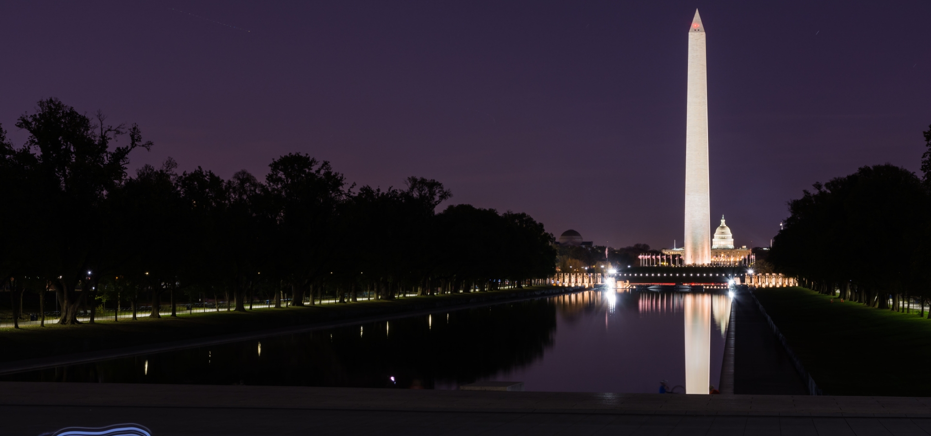 washington monument in DC at night