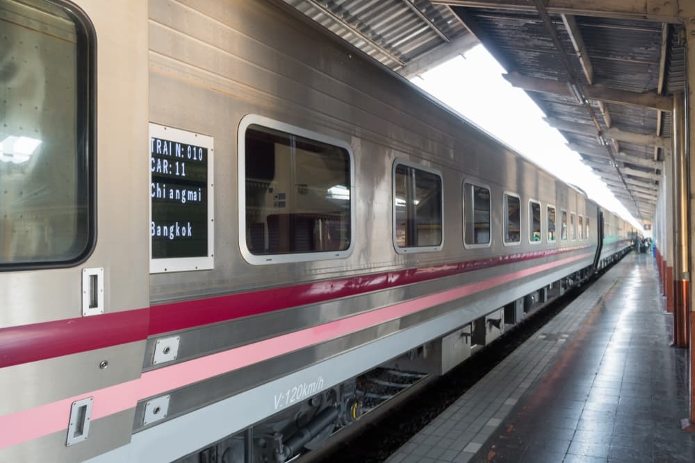bangkok_chang_mai_thailand_train