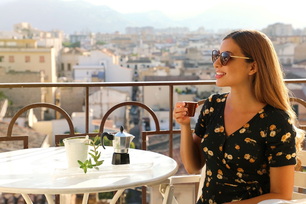 naples_dining_adobe37277905_web.jpg