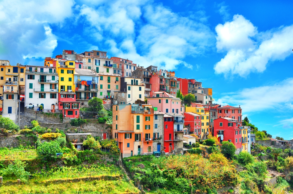 Corniglia colorful buildings